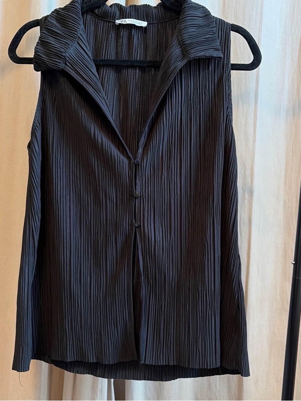 Zara Black Sleeveless Pleated Collared Button-Front Blouse